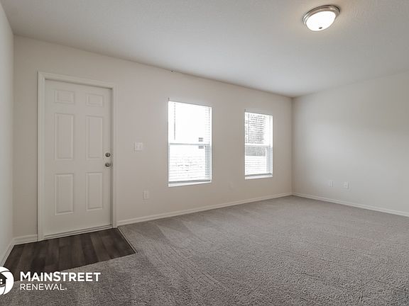 3rd image of 205 Begonia Ln