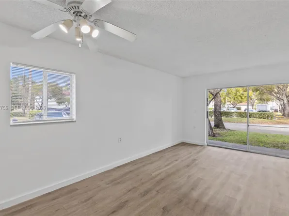 1133 N Benoist Farms Rd APT 101, West Palm Beach, FL 33411