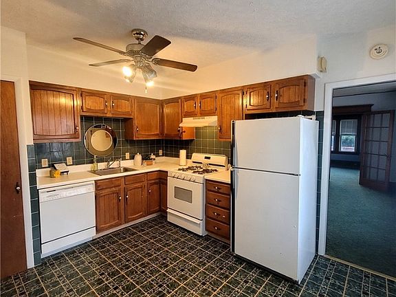 5th image of 857 & 859 E 28th St