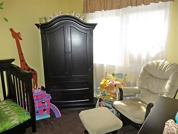 4th image of 8 Bryant Cres APT 2A