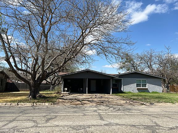 3rd image of 1204 Elizabeth Blvd