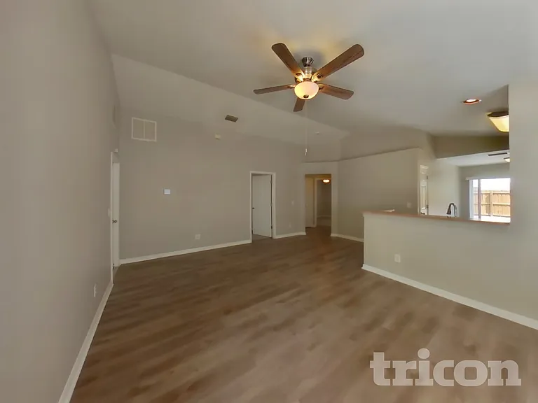 11106 Robin Lake Ct — Photo 2