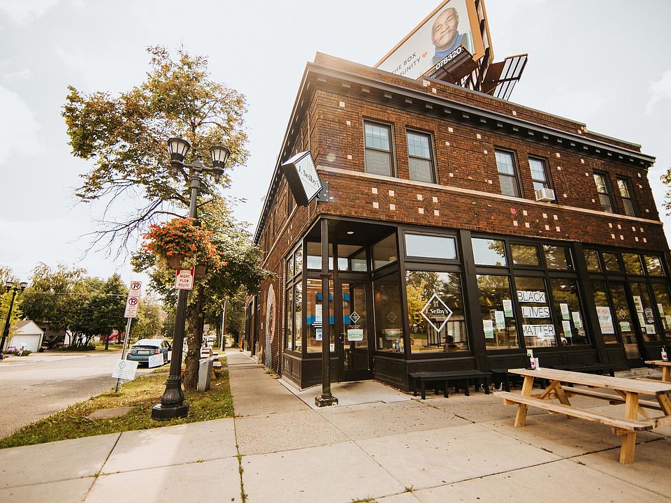 1st image of 163 Victoria St N #4