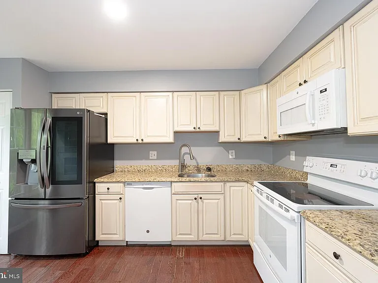 14263 Heritage Crossing Ln — Photo 12