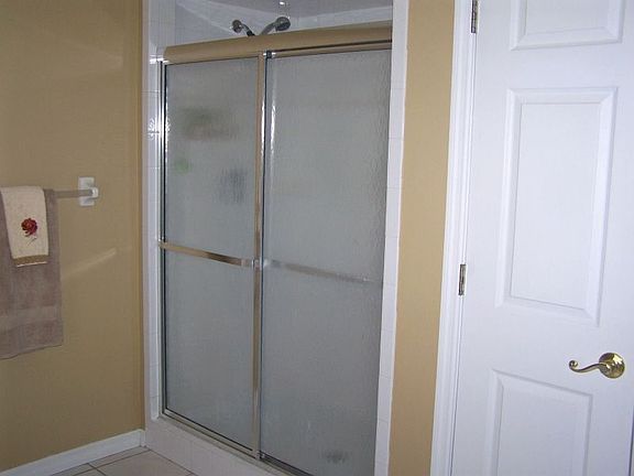 3rd image of 4009 NW Colonial Gln