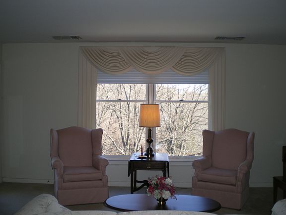 4th image of 3207 Falcon Ln #D221