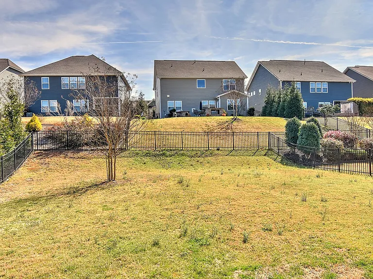 1036 Easley St — Photo 31