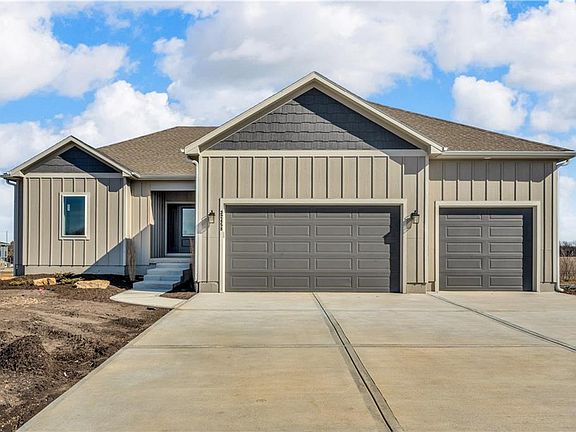 4th image of 32458 W 168th Ct