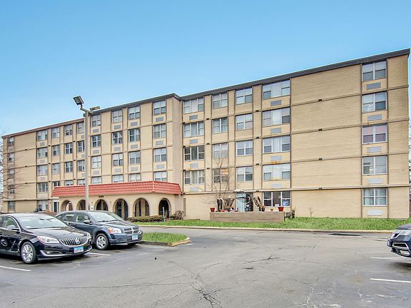 3rd image of 4280 W Ford City Dr #105