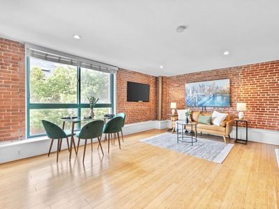 42 8th St APT 1301, Charlestown, MA, 02129