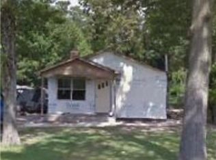 15 Shamokin Ln, East Islip, NY 11730