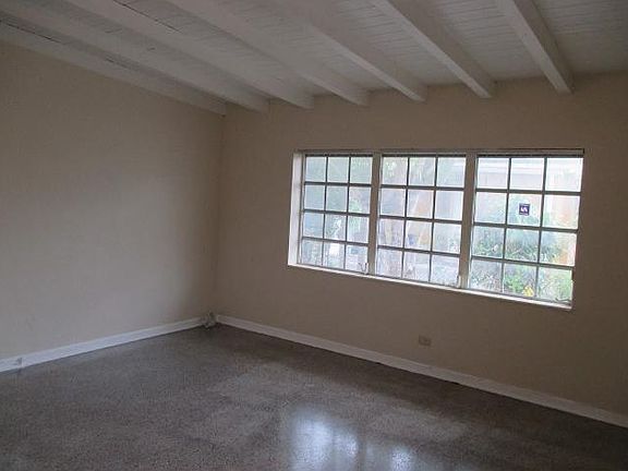 4th image of 515 NW 128th St