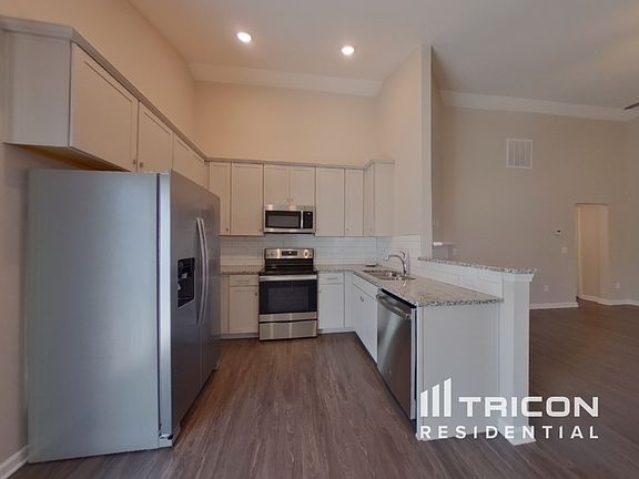 5th image of 590 Pollyanna Dr
