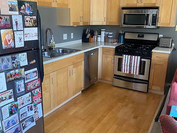 4th image of 2080 N Commerce St Unit 206