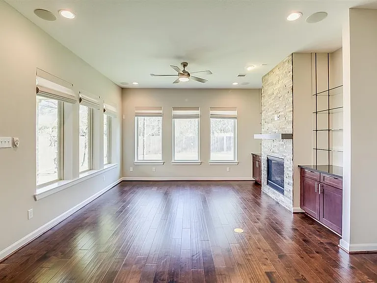 17106 Rainier Creek Dr — Photo 5
