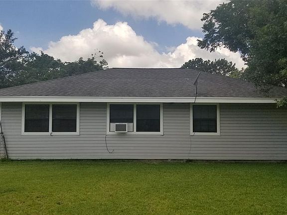 5th image of 601 Honeysuckle Dr
