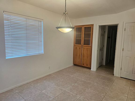 5th image of 3088 Newport Dr