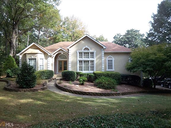 3rd image of 130 Longwood Dr