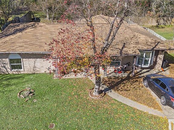 2nd image of 1408 Magnolia Drive