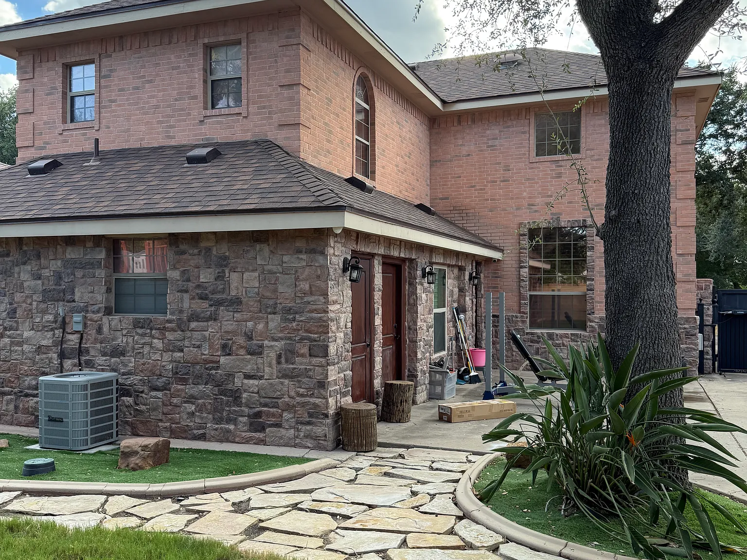 4 bed, 2749 sqft, $3,000 — Photo 3