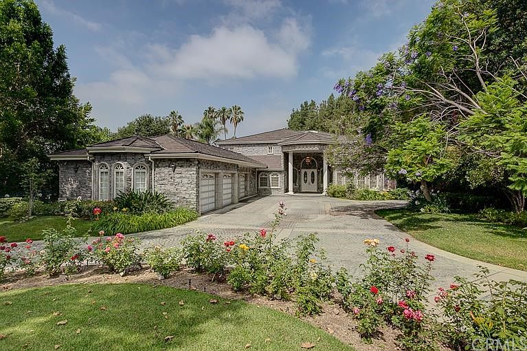 1st image of 1601 Highland Oaks Dr