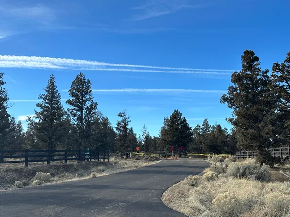 21240 Scottsdale Dr, Bend, OR 97701