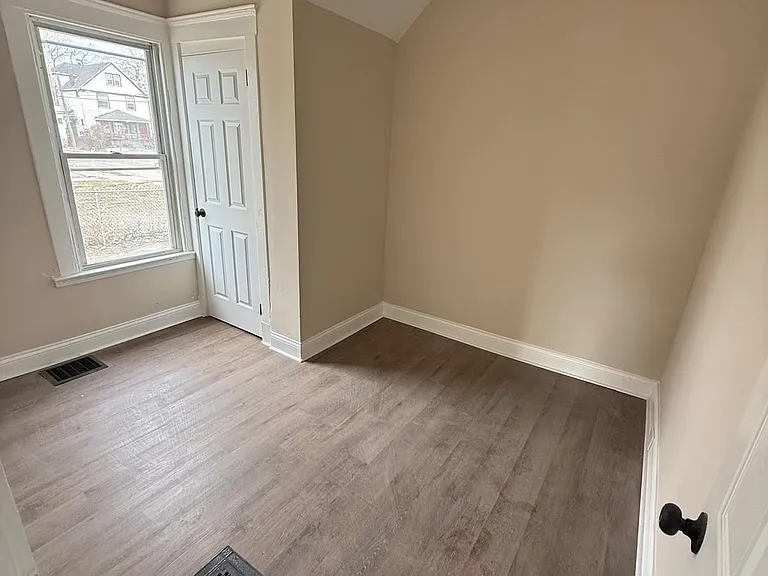 8212 Golden Ave #1 — Photo 6