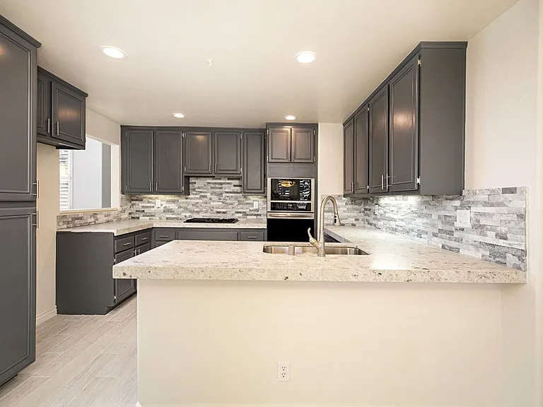 54 Cameray Hts — Photo 2