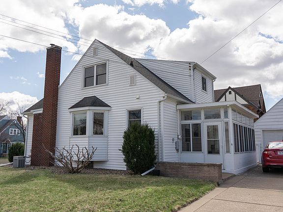 2nd image of 304 19th St S