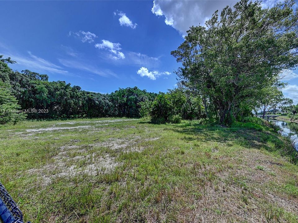 1st image of 5484 Woodland Dr