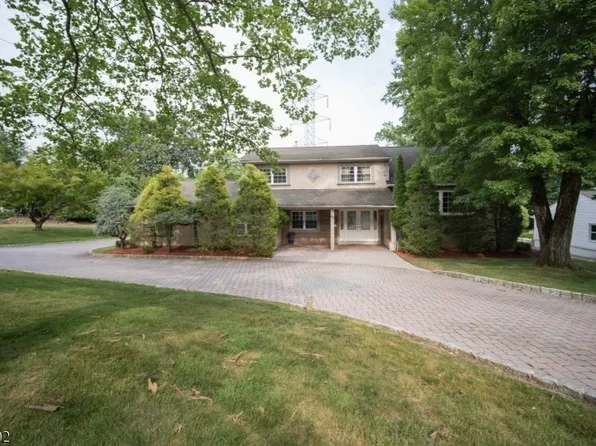 69 Ridge Dr, Livingston Twp., NJ 07039