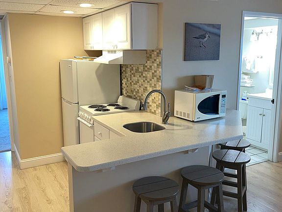 4th image of 820 Ocean Ave #419