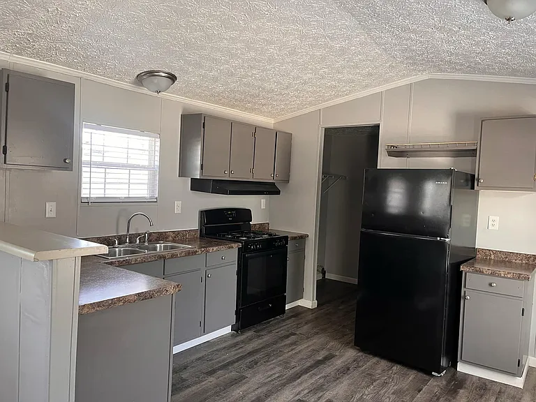Lincoln Place — Photo 20