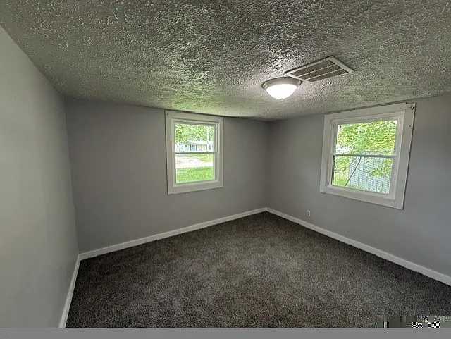 629 Delaware Ave SW — Photo 2