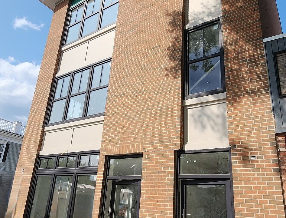 Building Photo 3