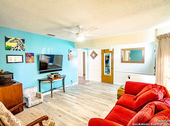 3rd image of 259 Killarney Dr