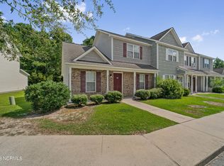 106 Springwood Dr, Jacksonville, NC 28546