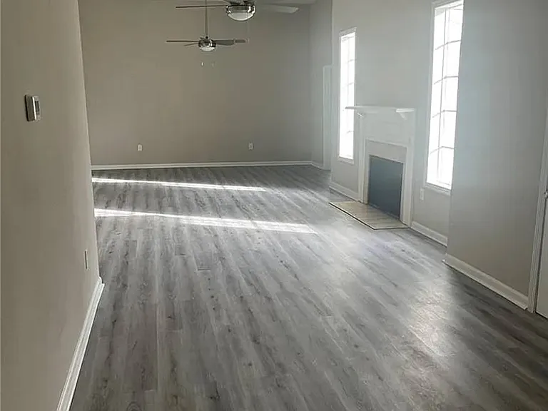 101 W Center St — Photo 6