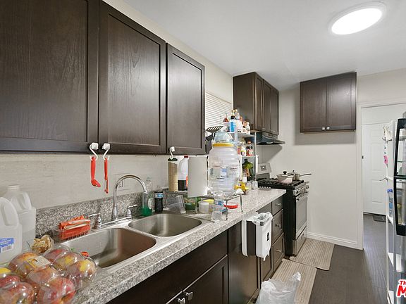 5th image of 9534 Grape St #1-2