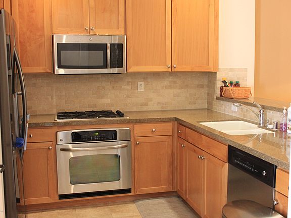 5th image of 2367 Jefferson St Unit 315