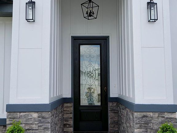 5th image of 733 Milania Dr