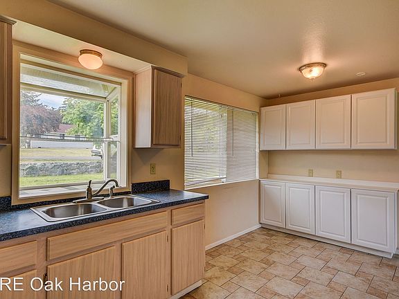 4th image of 1183 Wildwood Dr