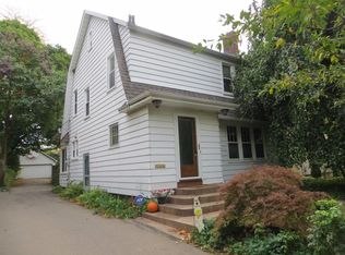 1619 Woodlawn Park Dr, Flint, MI 48503