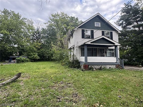 3rd image of 905 E 143rd St