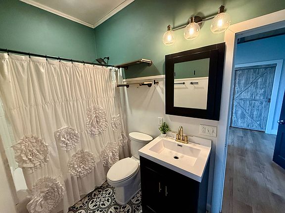 5th image of 1702 2nd Rd