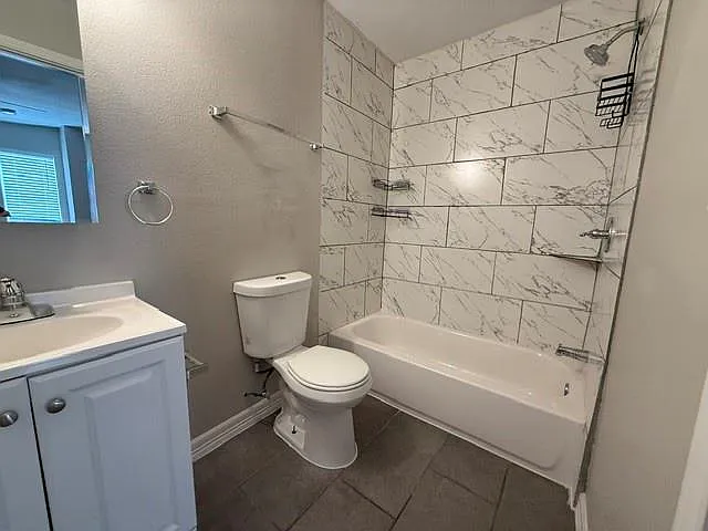 1308 Genova St #2 — Photo 6