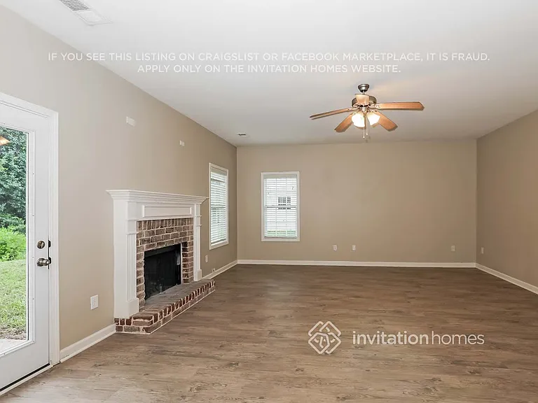 128 Revolutionary Dr — Photo 4