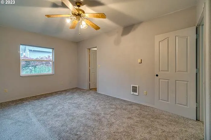2825 Columbia Blvd — Photo 10