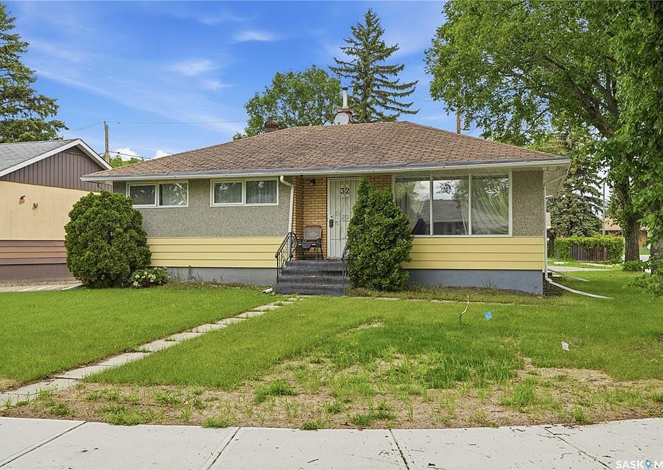 1st image of 32 Mathieu CRESCENT