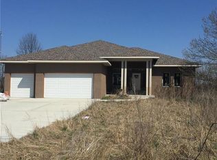 19571 Rosewood Dr, Stilwell, KS 66085